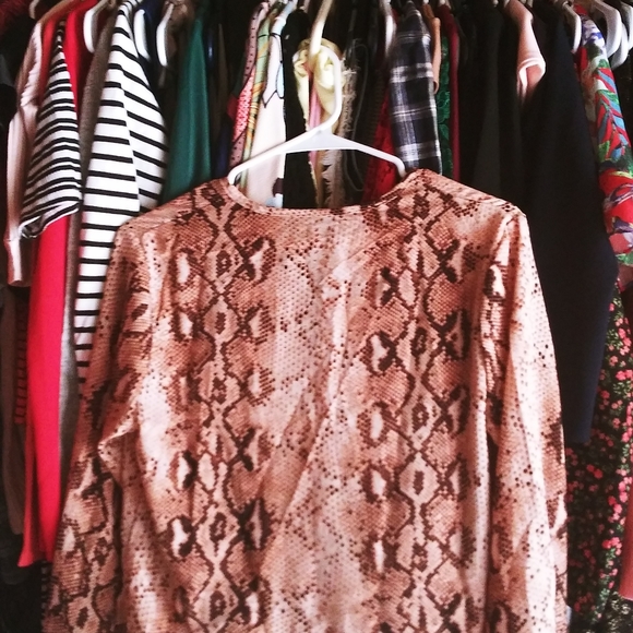 NWT Nasty Gal Snake Print Wrap Top US 4 UK 8 - Picture 2 of 5